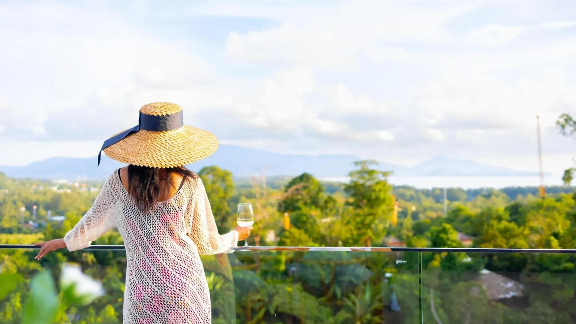 Отель Akra Collection Layan - Hideaway Villas